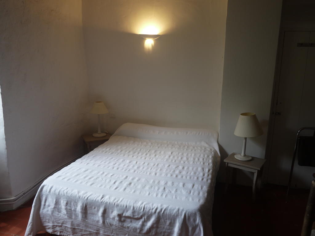 Auberge Des Seguins Buoux Bilik gambar