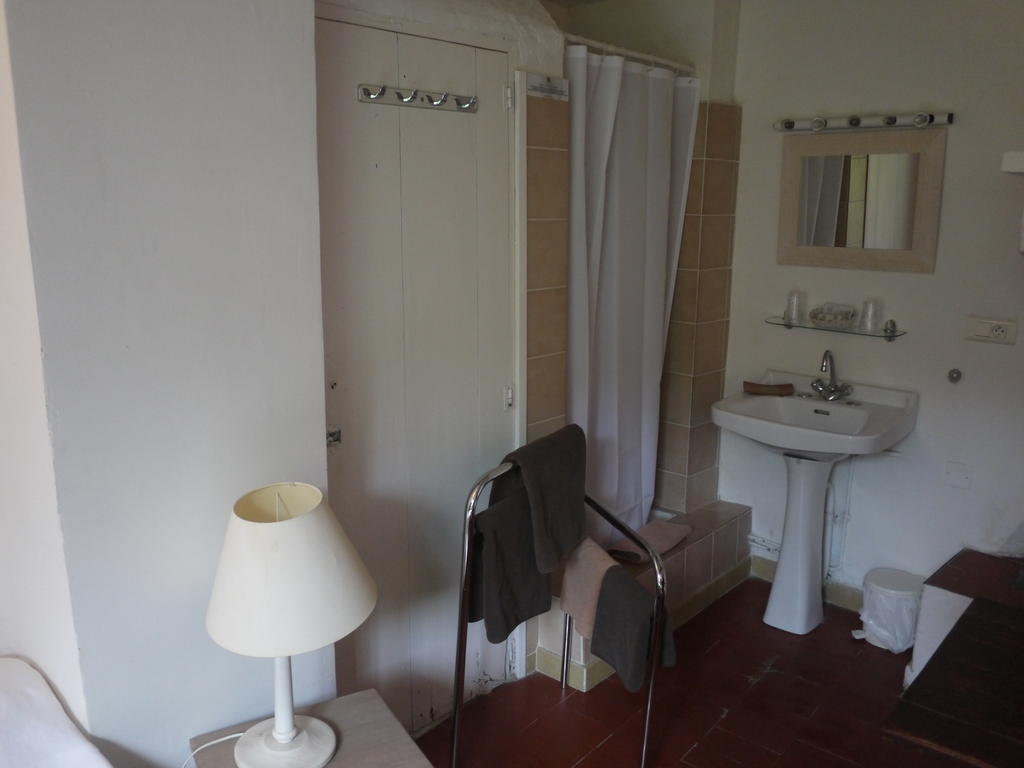 Auberge Des Seguins Buoux Bilik gambar