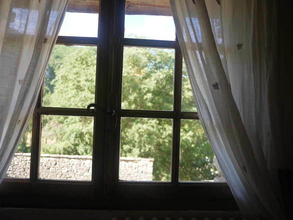 Auberge Des Seguins Buoux Bilik gambar