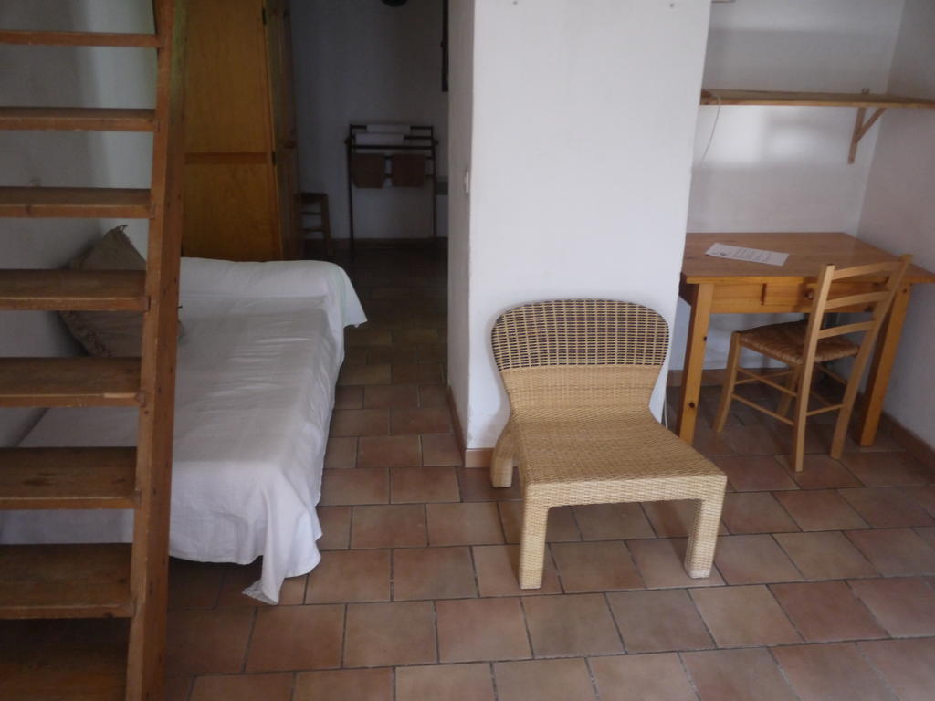 Auberge Des Seguins Buoux Bilik gambar