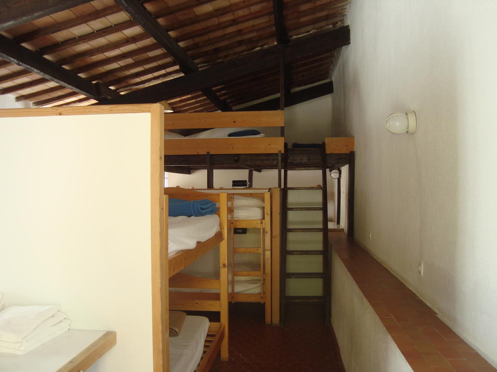 Auberge Des Seguins Buoux Bilik gambar