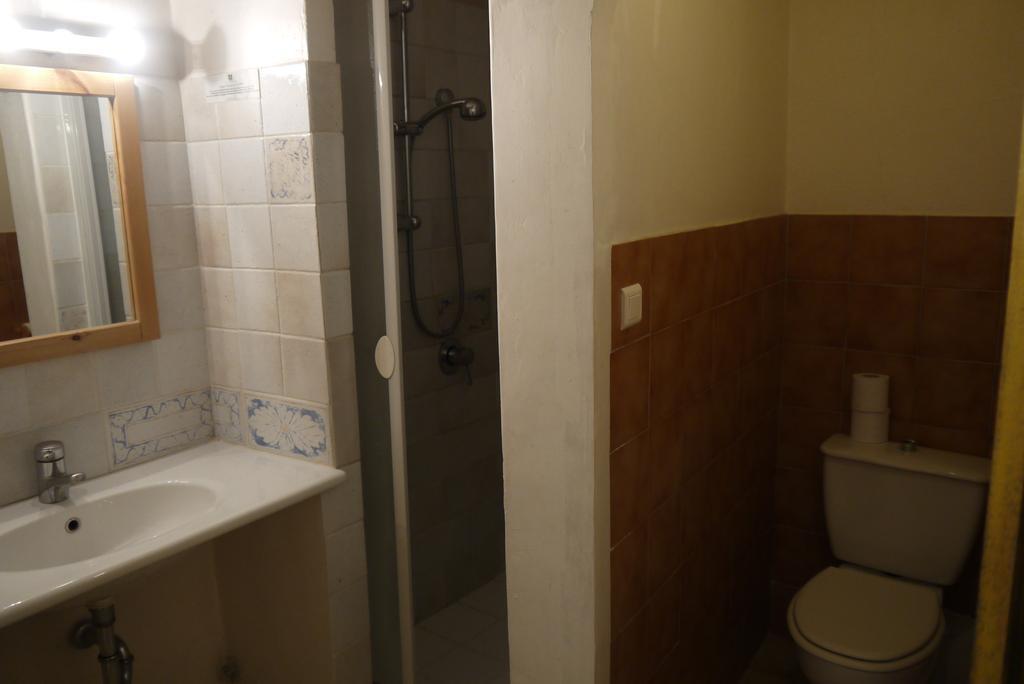 Auberge Des Seguins Buoux Bilik gambar